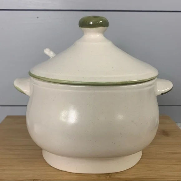 Vintage Ceramic Oven-Proof Covered Dish with Serving Spoon- Made in Japan - Picture 2 of 10